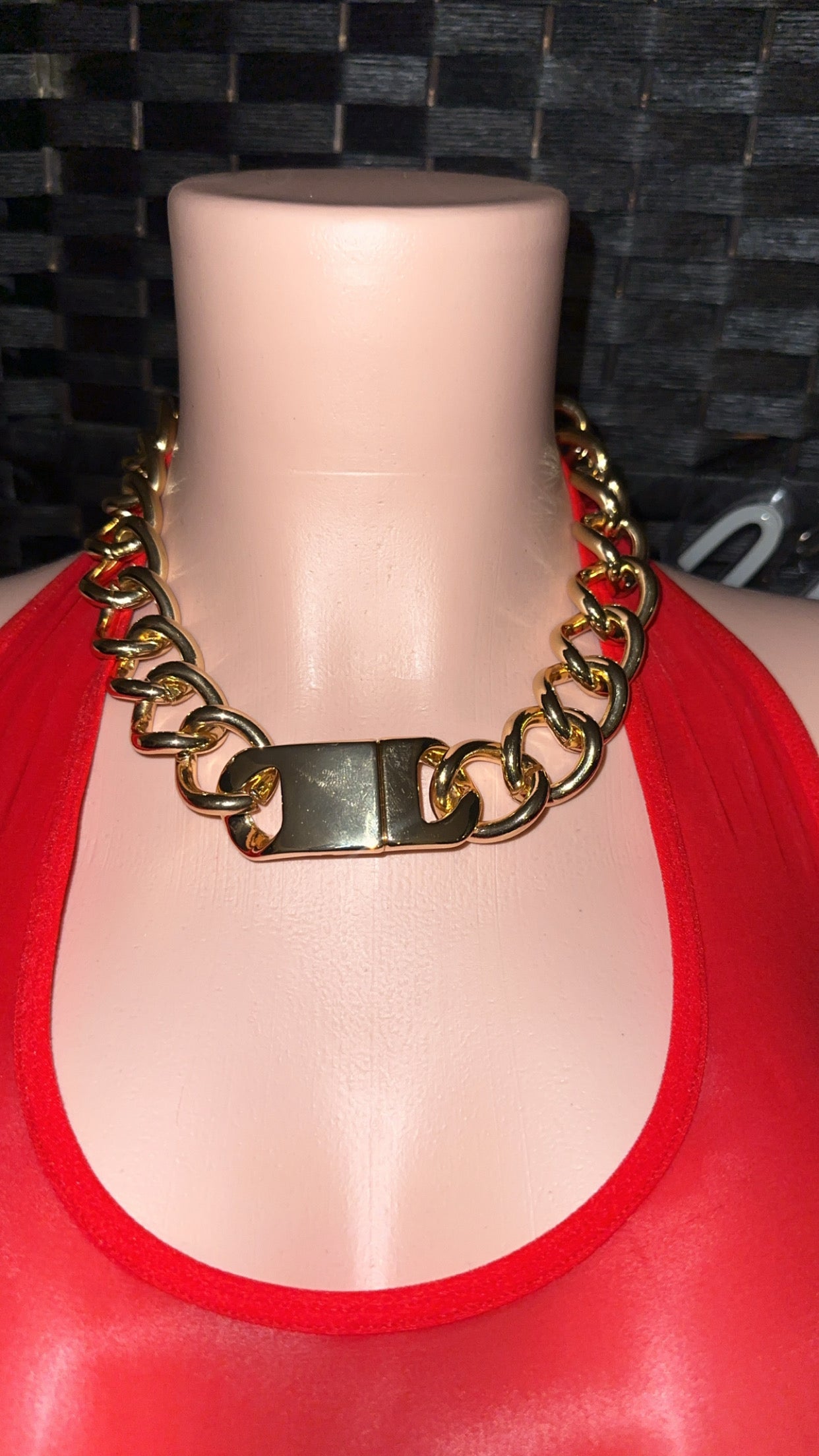 Buckle Chunky Chain