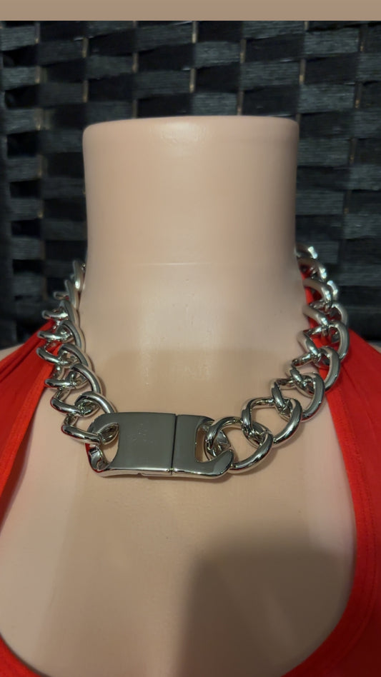 Buckle Chunky Chain